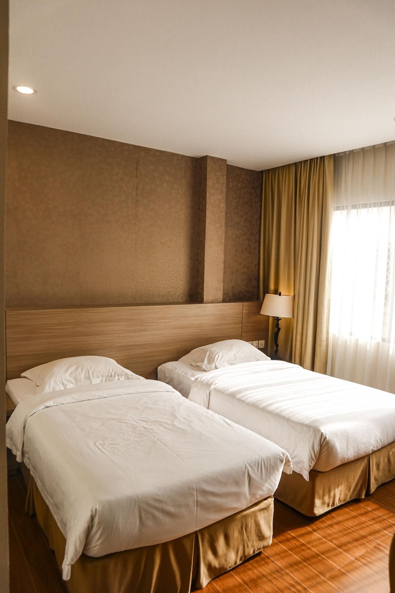 Hana Hotel Batam Exterior photo